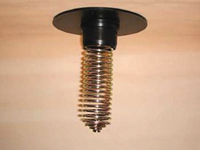 Spiral feeder is put at the base of a plastic drum